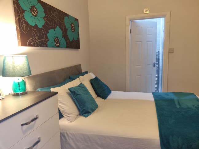Double bedroom with en-suite £900 p/m Main Photo