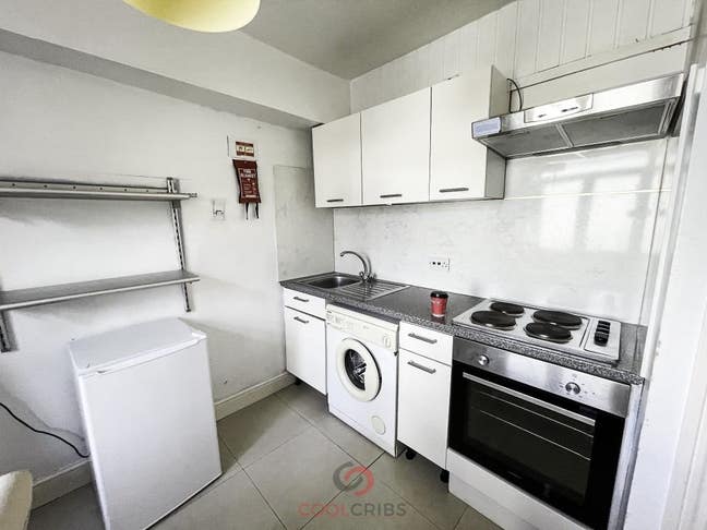 Great 2 bed in Kember Street, London, N1 Ref705 Main Photo