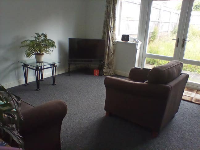 Modern house share with landlord Main Photo