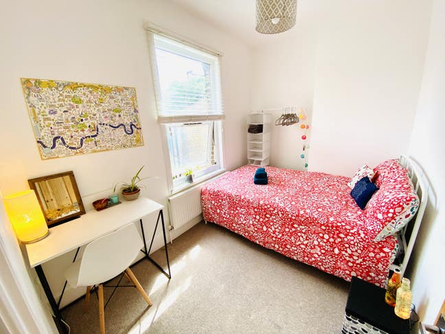 Lovely Peaceful Room w Living Room ONLY Short Term Main Photo