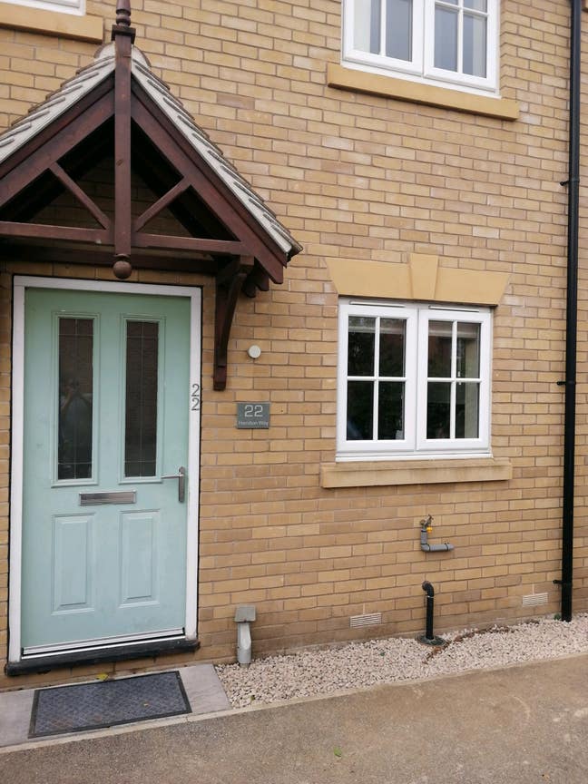 Rooms in a modern 3 bedroom house. Main Photo