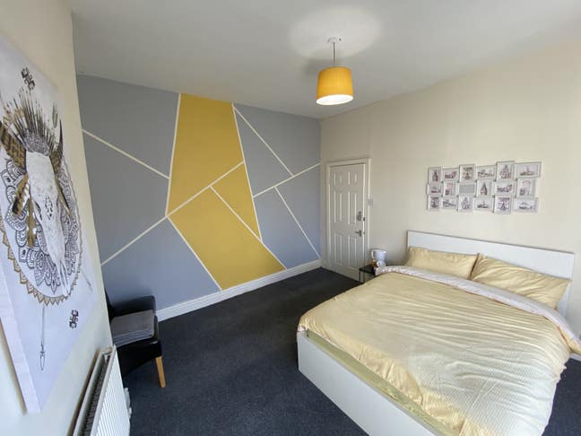 Spacious 4 Furnished Rooms Available in L13 6 Area Main Photo