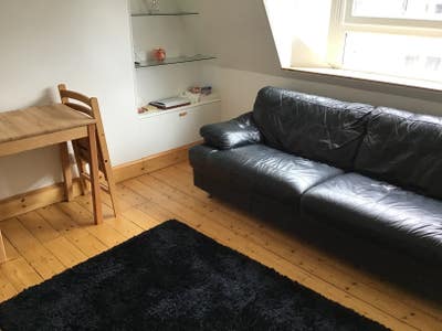 Room available in two bedroom flat Main Photo