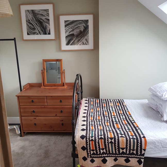 En suite furnished loft room for dog lover Main Photo