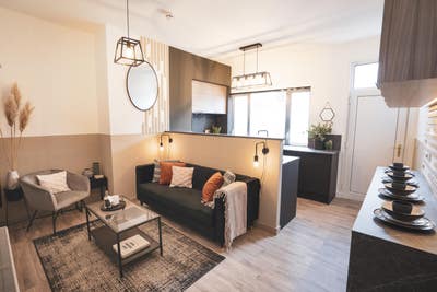 Stylish Big Double Room w/ kitchenette - bills Inc Main Photo