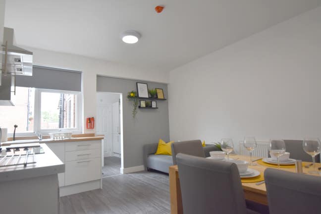 Double Room, All Bills Included, Featherstone Main Photo