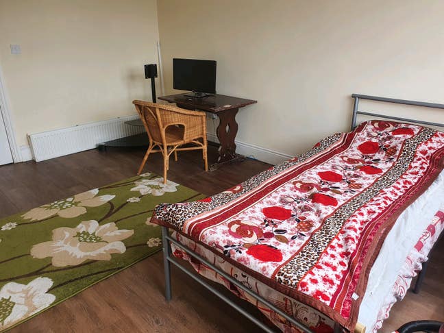 Room available Main Photo