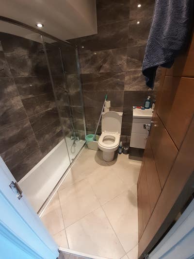 Double room in new apartment  Main Photo