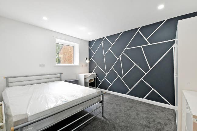 All Bills Inclusive Rooms Available in the Park! Main Photo