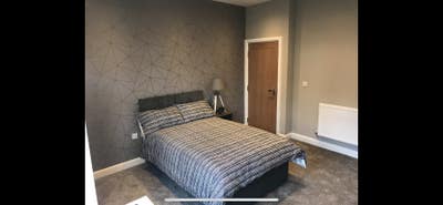 Newly Refurbed Ensuite Room 1 Min Walk to Hospital Main Photo