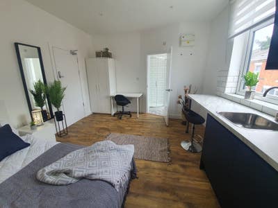 Studios! Brand new refurbishment high spec Main Photo