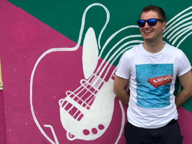 Quiet, fun, teacher seeks room Main Photo