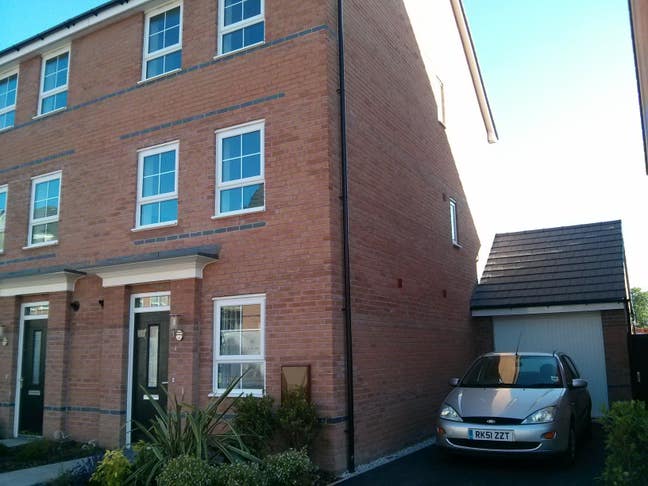 Double room in a quiet area available Professional Main Photo