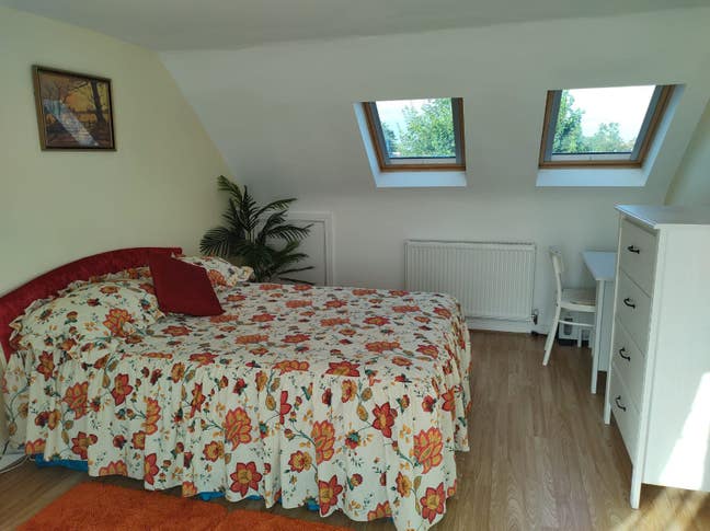  Large Studio Room  Northern Line and Tooting Stn Main Photo