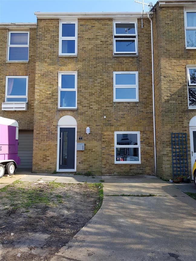 Great Choice of Rooms to rent  Main Photo
