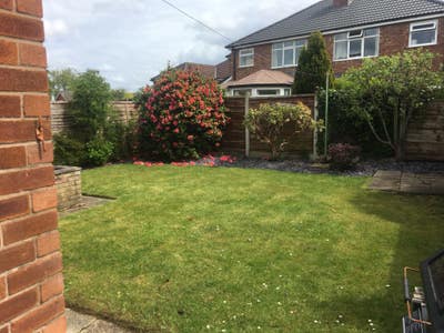 Large Attic Area in 3 Bed House. Shared Bathroom.  Main Photo