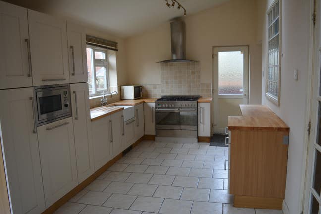 En Suite Room in Shared House. Free Wi-fi Main Photo