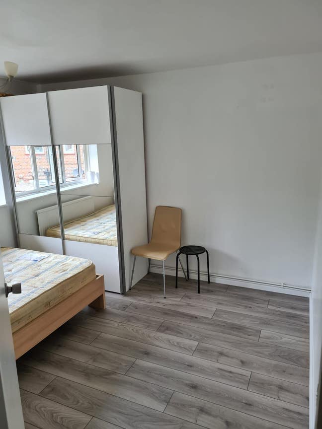 Double room to rent in Crawley town centre Main Photo