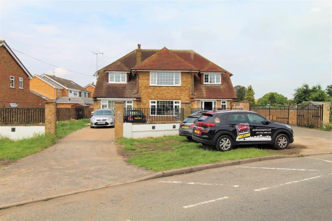 Ground Floor Studio Available Main Photo