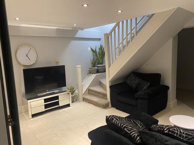 Amazing shared house with Gym and Sauna Main Photo