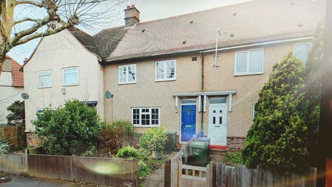 Conveniently situated 2 bedflat. Main Photo