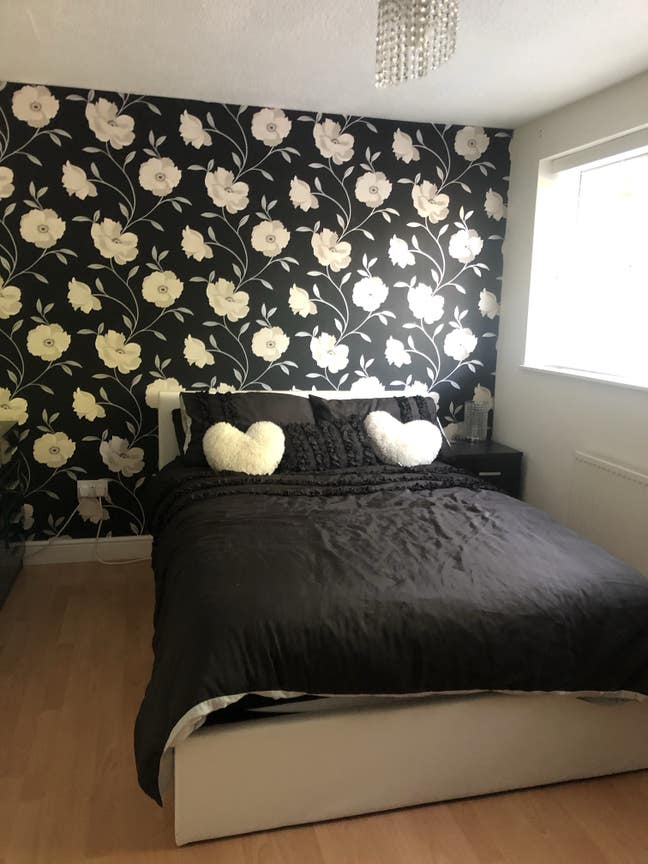 Mon-Fri -Furnished Double Bedroom Main Photo