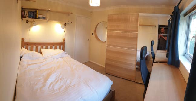 Double Room in Cox Green in a Nice Flat Main Photo