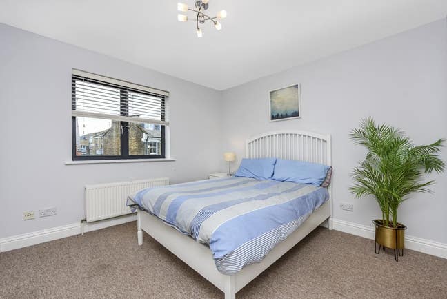 Ensuite Room - Bills & Internet Include Main Photo