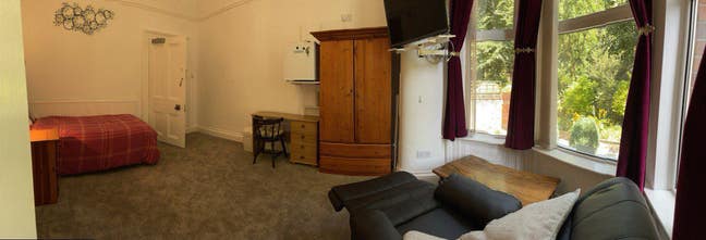 Large Pet Friendly room with Private Garden/Patio Main Photo