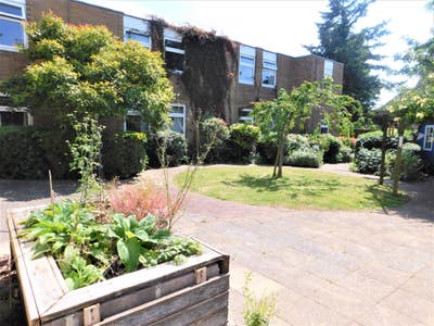 Central Bridgewater - Spacious rooms  &pound;425 pcm Main Photo