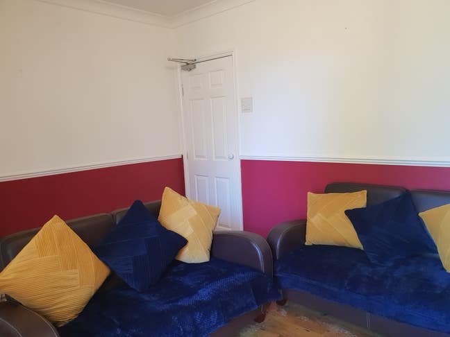 Graduate House 10 min walk to town, 5 min RBH Main Photo