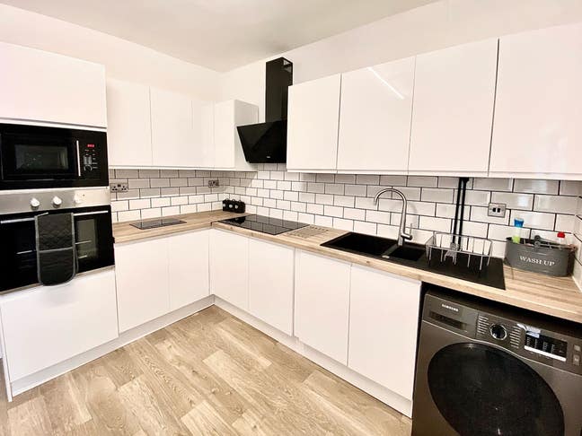 Large room in the area of aylestone  Main Photo