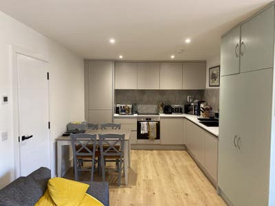 Room to Let in a Brand New Flat  Main Photo