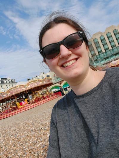 Young professional looking for buddy-up Main Photo