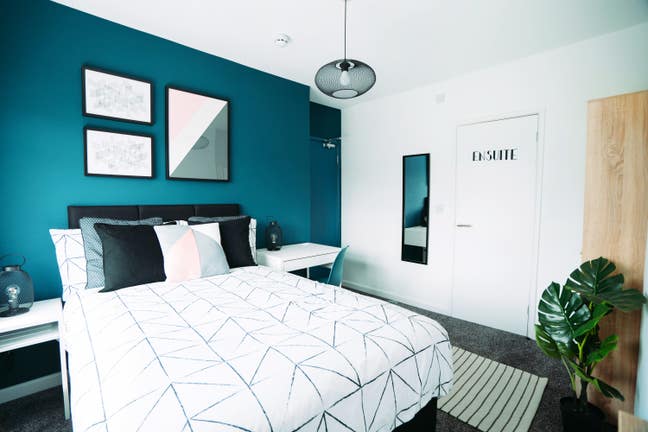 Fabulous Modern Ensuite Room, Bills incl. Main Photo