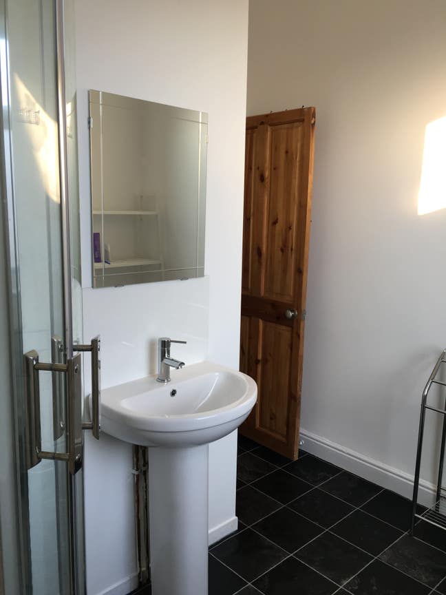 Student house close to Salford Uni and Hospital Main Photo