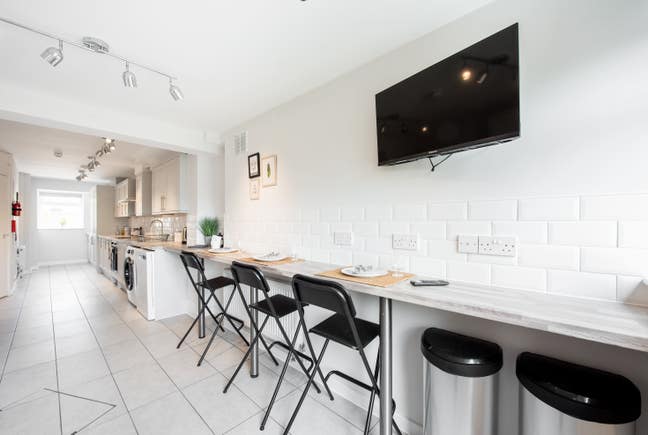 🔥 Ensuite Double Room | Close to Town  | SS14 🔥 Main Photo