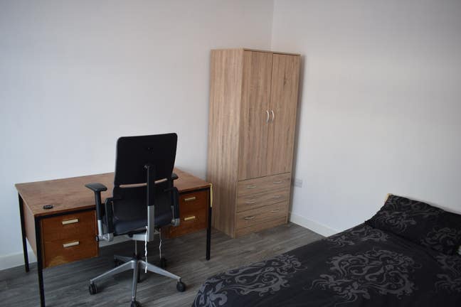 Double rooms ideal for post grad Brunel students Main Photo