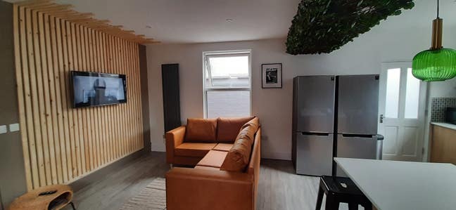 Stunning House: Large Double En-Suite Main Photo