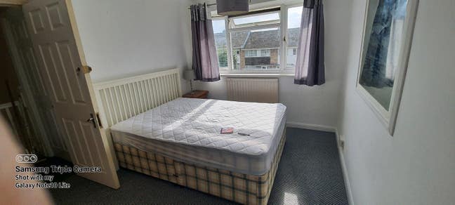 Rooms to rent Main Photo