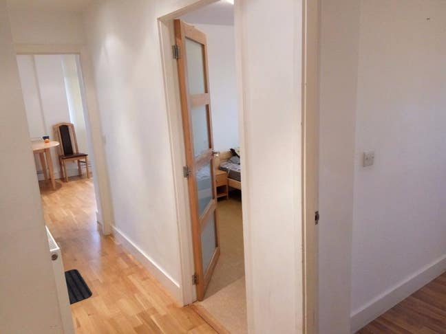 Lovely 2 beds apartment with balcony free parking Main Photo