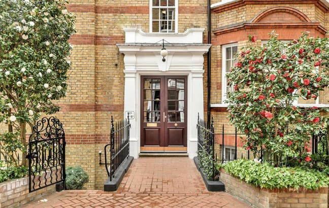 Bright ensuite double room - heart of Kensington Main Photo