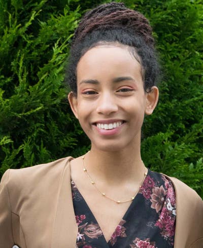  Female Student seeks a single or double room  Main Photo