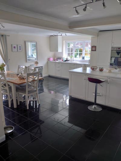 Large house with 2 bedrooms available for rent now Main Photo