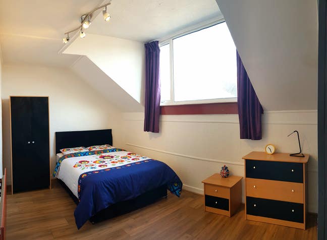 Excellent double room to rent in a share house Main Photo