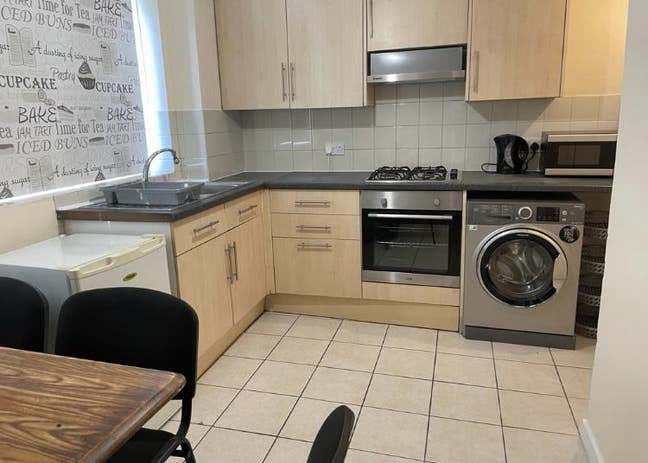 3 Bedroom Flat in the Hearth of Cheshunt Main Photo