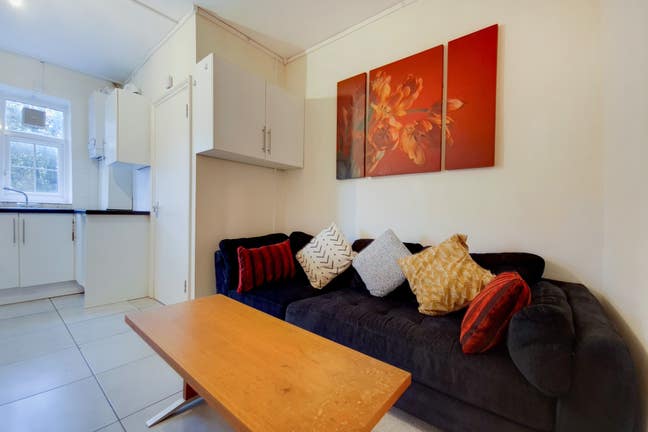 4 double bedroom apartment in tooting Main Photo
