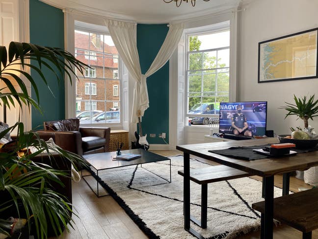 Private Whole Flat / Modern & Central Duplex! Main Photo