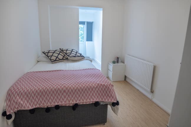 Modern Double Rooms – Prime Spot by Surrey Quays Main Photo