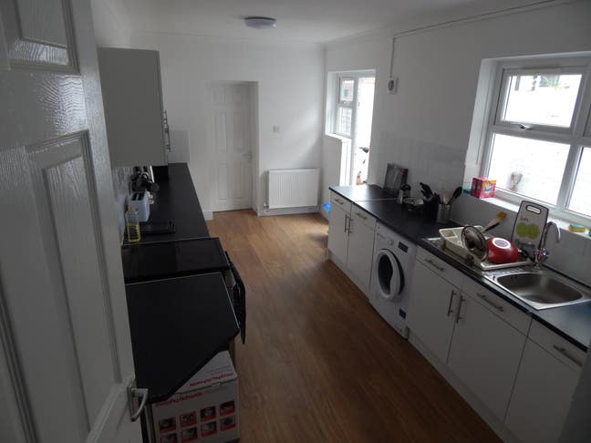 Double room Available Next to Medway Hospital Main Photo